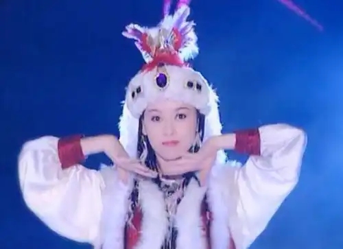 4版不同的香妃,第1位经典,第2位清纯,但她惊艳