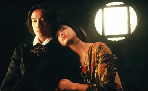 48岁黄磊娶北影学妹,爱情事业都美满,如今一家五口很幸福
