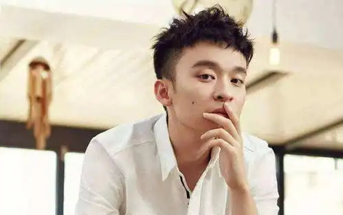 演技爆棚的90后明星白敬亭匆匆那年圈粉无数
