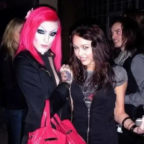 盗梦空间女主变性,找回自己,他用了34年
