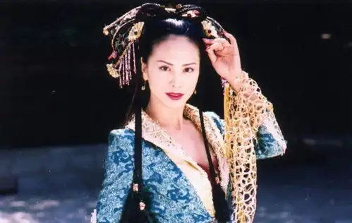 现在嫌她们丑,当年追成狗这些发福的女明星,当年都是大美女