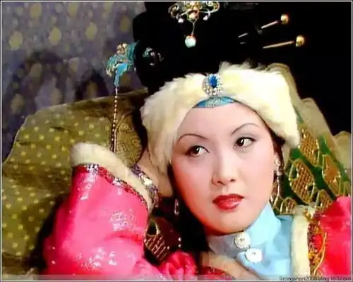 口琴红楼梦主题曲,30年过去了2700件戏服至今美得让人心颤