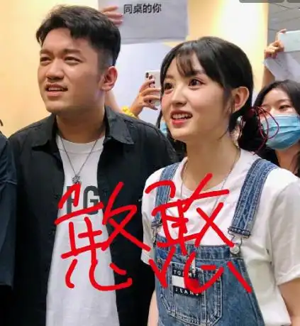 还记得家有儿女小雨吗考不上北影吐槽他丑,今帅成韩国欧巴
