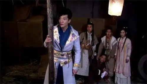 龙门镖局小伙怒骂太监你大爷的,哪知太监真是他亲大爷,太搞笑了