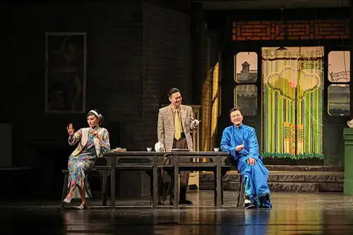 专访杨立新忆茶馆排演过往,谈人艺表演讲究
