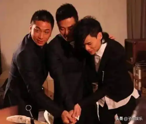 娶张馨月后事业节节败退得罪英皇错过湾区中秋晚会再得罪华纳