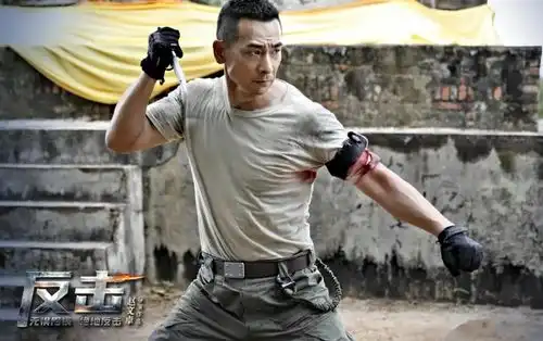 赵文卓模仿吴京战狼2,上映后评分仅5.5,后悔没听成龙劝阻

