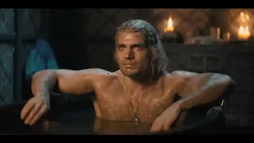 太拼亨利卡维尔自曝为演好巫师澡盆场景脱水3天