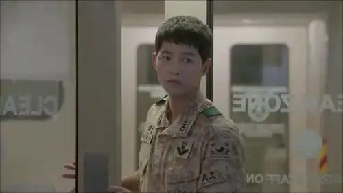 太阳的后裔徐大荣不顾一切抱住明珠,就算她得传染病,也无所谓