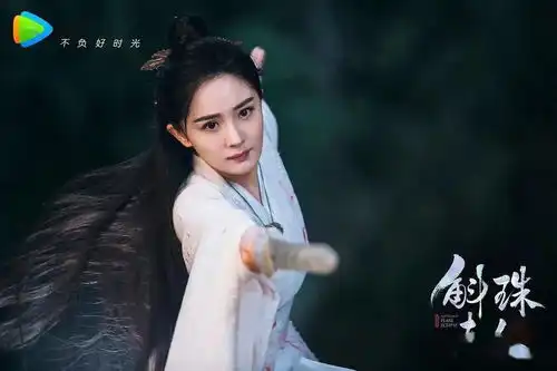 还在古装剧里强撑少女感真替她们着急
