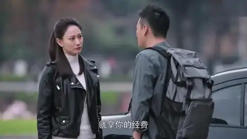 猎毒人这个狡猾头大兄弟骗美女警察要撒尿,等一转脸人跑了
