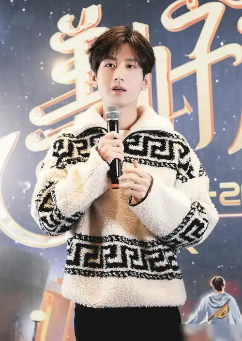 沉香如屑成毅定妆直播,帝君造型比司凤还好看,景甜却像璇玑
