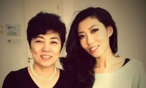 曲婉婷4年了,妈妈的审判结果还没出来,网友你心里没数吗