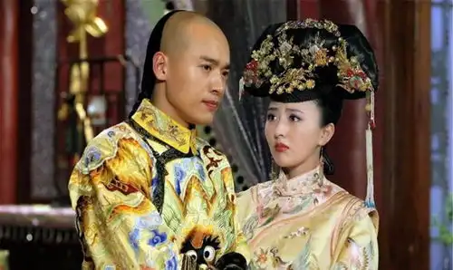 深宫之中漫长寒冬难熬,妃子采用一精神取暖法,效果真是好