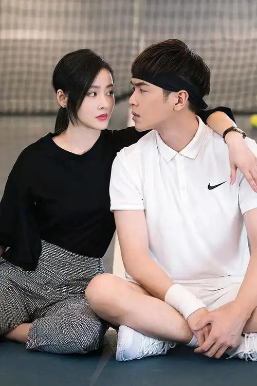 偏分的张天爱是史上年龄最大的高中生,换了空气刘海嗲成少女,原来刘海真的可以决定颜值