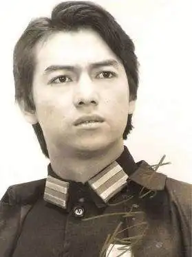 两人同演射雕英雄传走红,今一人成名医,他却因减肥过度去世
