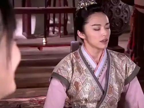 龙门镖局吕青柠武力压制陆三金,只要拿这个威胁他,瞬间怂了