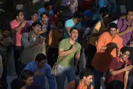 三个傻瓜12月8日上映唱响宝莱坞校园民谣
