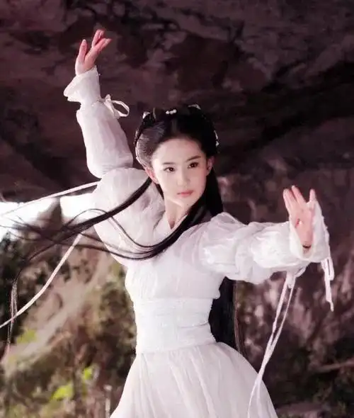 刘亦菲16年前的小龙女遇见16年后的过儿,已是赵盼儿
