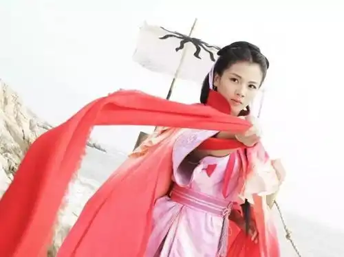 一位28岁去世的凡人女性,为什么成了全球2亿人朝拜的女神
