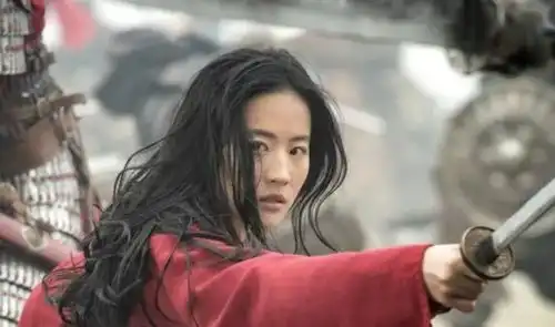 花木兰评分跌落5分,外国影评人埋怨刘亦菲,一部炫目的烂片