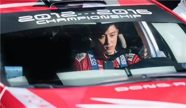 寒式幽默腾式喜感,360度无死角探班飞驰人生