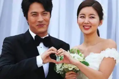 夏娃的诱惑18年了张东健一家四口超级幸福,她却家破人亡