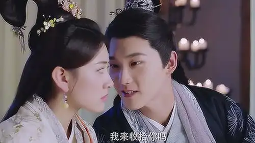 双世宠妃2小檀撞破流觞真实身份,与其嬉笑打闹,墨连城醋意横流