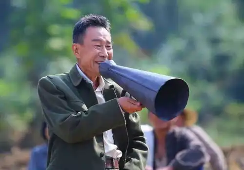 4位国家一级演员,两位被人尊敬,一位无戏可拍,最后一位被唾弃