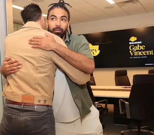 拒绝降薪,加盟湖人首发位置难争取,但你是湖人争冠的关键一环
