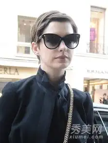 星际穿越安妮海瑟薇10款酷感短发
