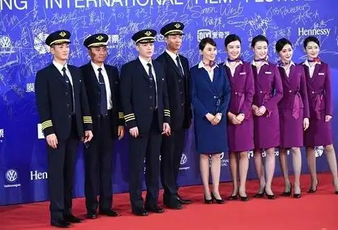 中国机长塞了多少人网友阚清子让人脸盲,请杨颖出镜却不给台词
