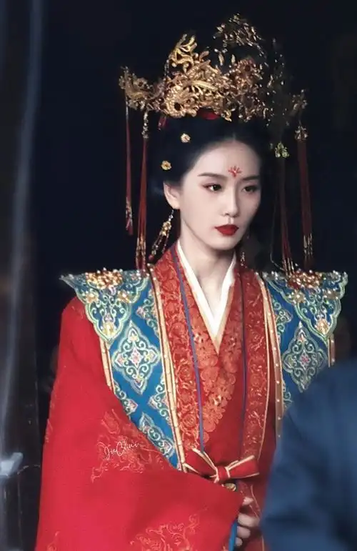 盘点古装剧中一眼万年的造型,85花杨幂赵丽颖上榜,最惊艳的居然是她
