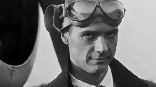 世界三大败家子之一为拍电影买87架飞机,组建私人空军部队
