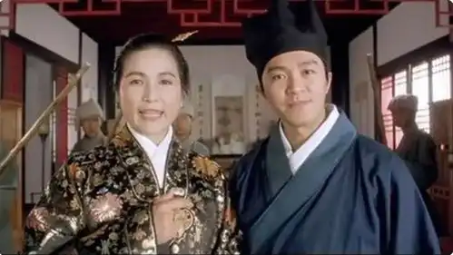 武侠影后郑佩佩去世,曾出演唐伯虎点秋香卧虎藏龙曹可凡等发文悼念,刘涛曾透露郑妈身体不太好
