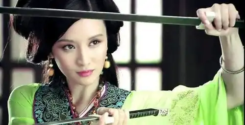 女儿做手术,富豪老公淡定睡觉,女强人张萌,家里家外两手抓
