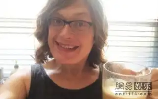 好兄弟变姐妹花黑客帝国导演先后变性