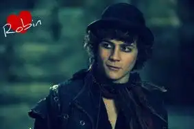 谁有月亮坪的秘密里面罗宾的照片不要演员本人的照片,要剧照