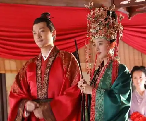 赵丽颖好绝情除了离婚宣言外,所有和冯绍峰有关的微博全删掉了
