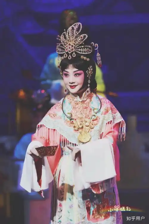 有没有炒鸡好看的京剧女演员图片
