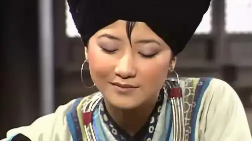 笑傲江湖令狐冲进饭馆吃饭,蓝凤凰亲自喂,大家就在旁边看着