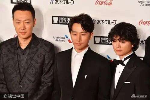 妖猫传剧组亮相东京黄轩染谷将太西装帅气