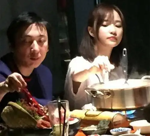 王思聪第17届爱情两个月,网红女甜仇已发文分手,必有重大私密