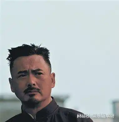 65岁赌神人设崩塌周润发捐款56亿再被质疑,看似裸捐实则为避税
