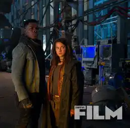 环太平洋2曝新剧照
