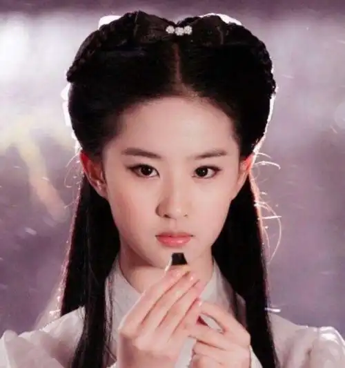 杨幂刘亦菲赵丽颖迪丽热巴,4位女星古装造型谁最美
