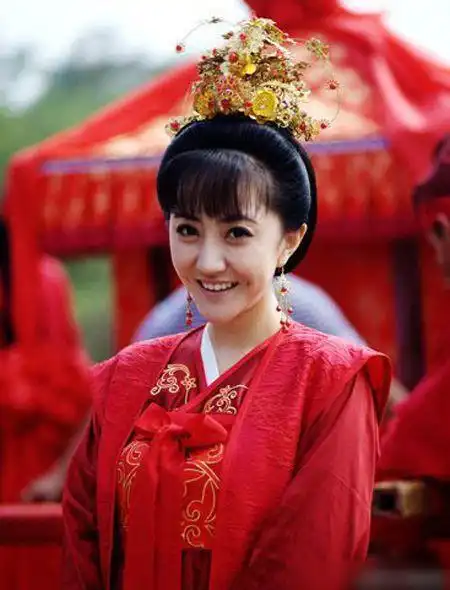 唐砖长孙皇后的扮相不讨喜,隋唐英雄的更漂亮一些
