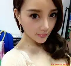 柳岩素颜照似李小璐明星们不玩撞衫改玩撞脸
