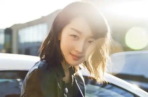 周冬雨从土气村姑变洋气影后,靠的可不仅仅是一双眼睛两条腿