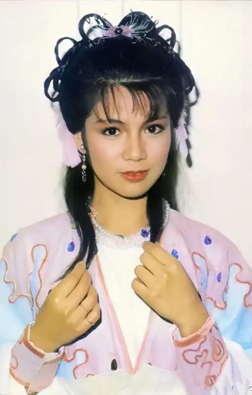 射雕英雄传中翁美玲剧照
